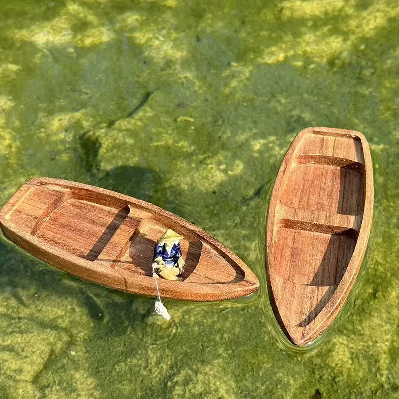 Aquarium Marineland - Bateau en bois fait à la